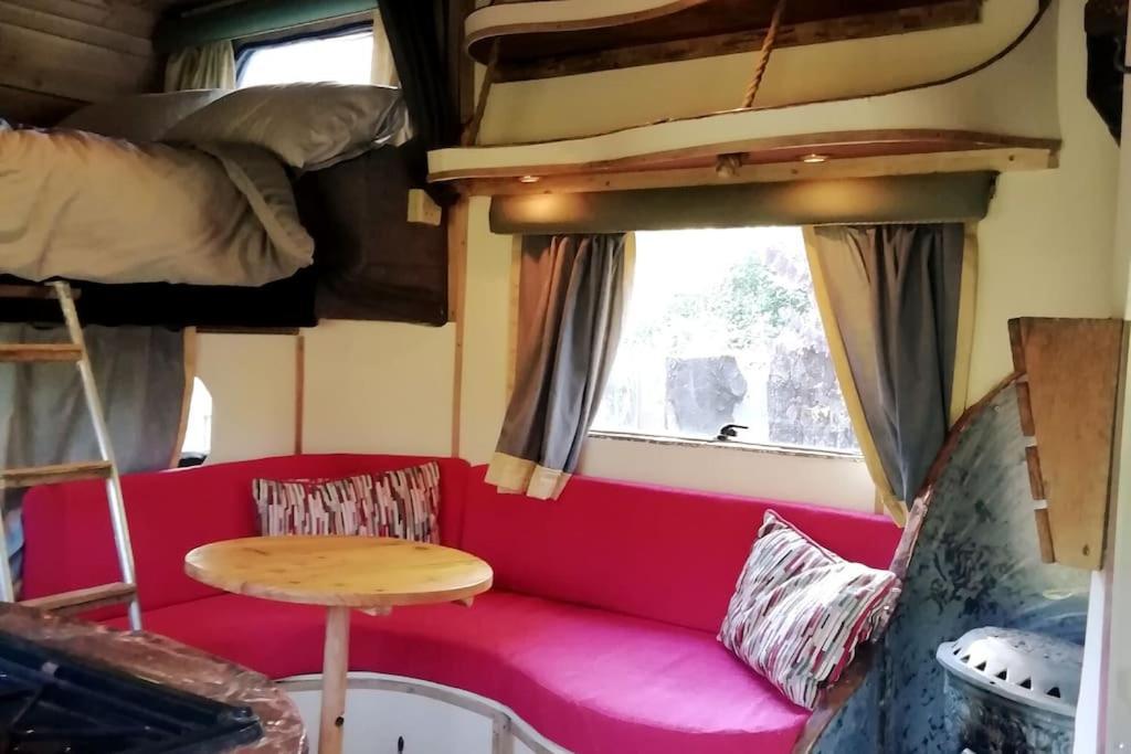 Truck & Pod Creative Nature Retreat. Bantry Luaran gambar