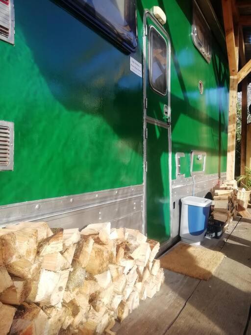 Truck & Pod Creative Nature Retreat. Bantry Luaran gambar